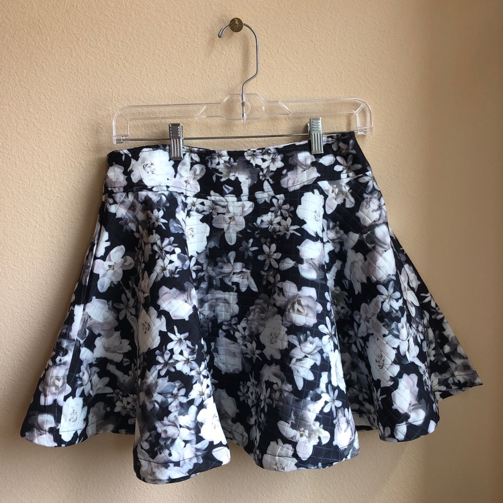 NWOT Floral Skirt